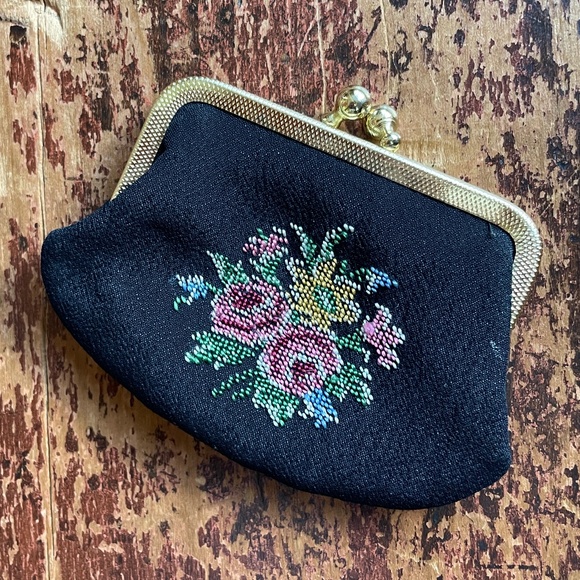 Vintage Handbags - vintage coin purse